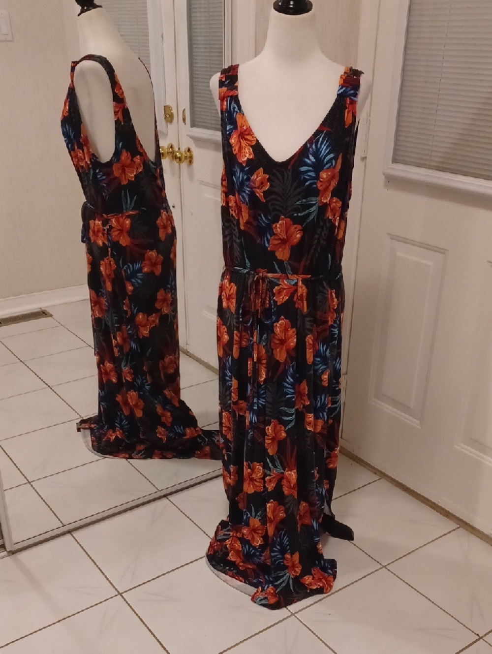 4/$60 Tropical Floral Maxi Dress - Size 2X